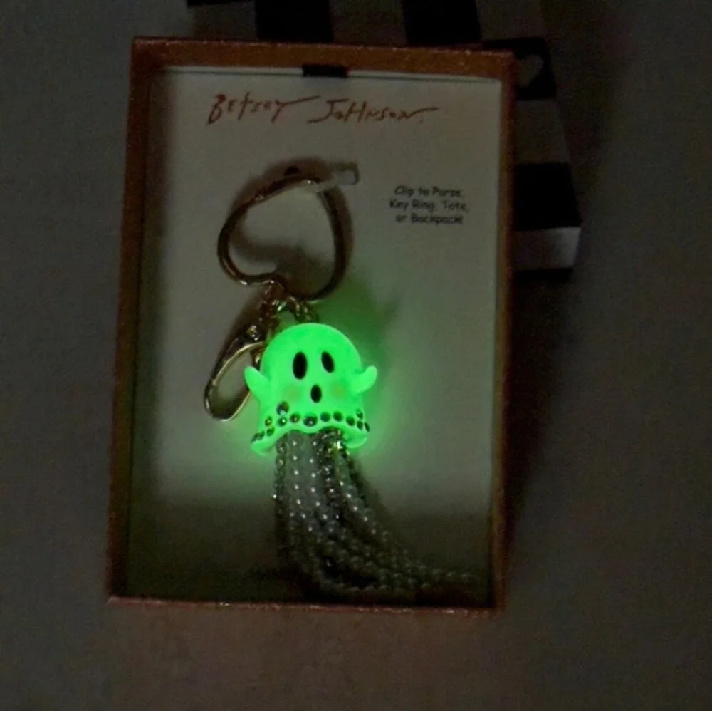 🤍▪Betsey Johnson▪️ Ghost Glow In Dark Keychain Key Fob Handbag Charm Halloween